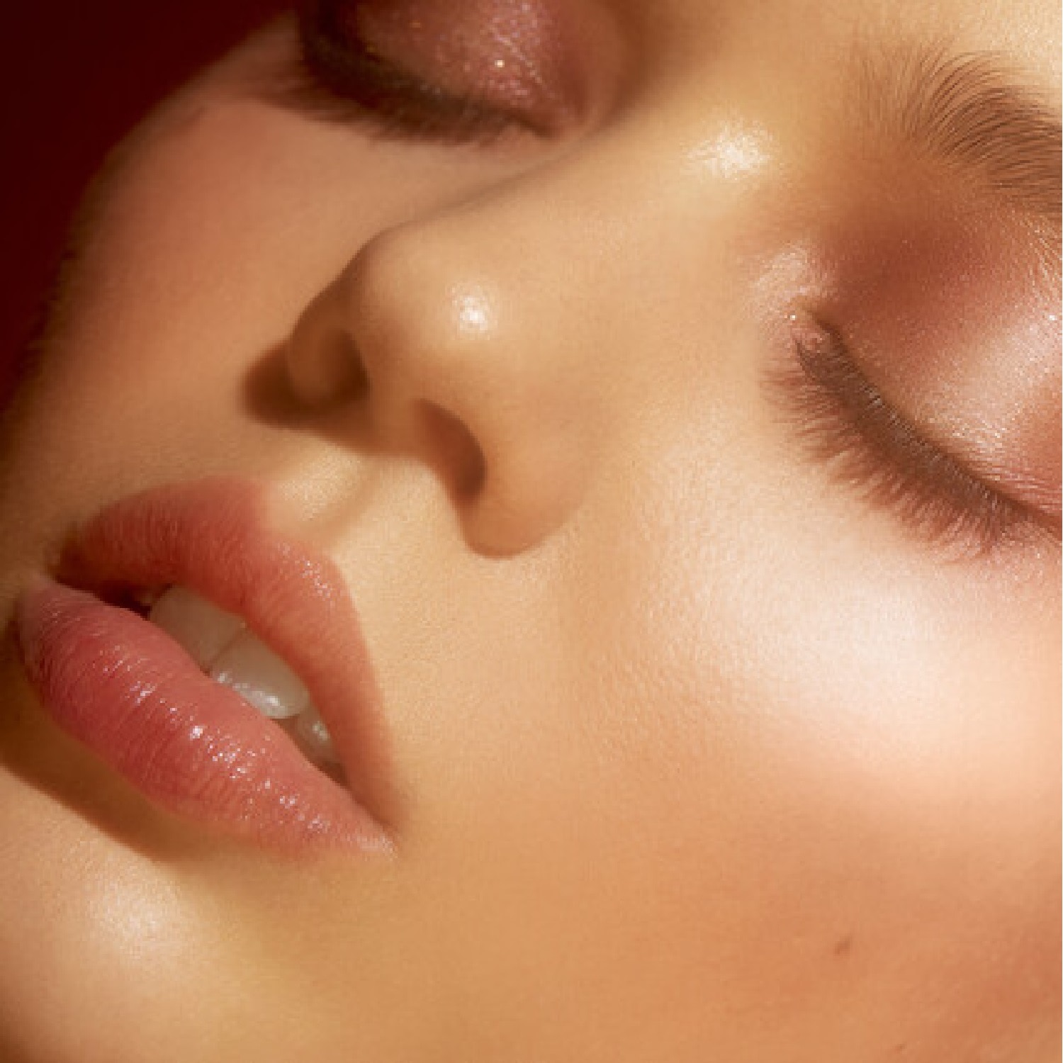 E.L.F. HALO GLOW LIQUID FILTER (MULTIFACÉTICO ILUMINADOR LÍQUIDO)